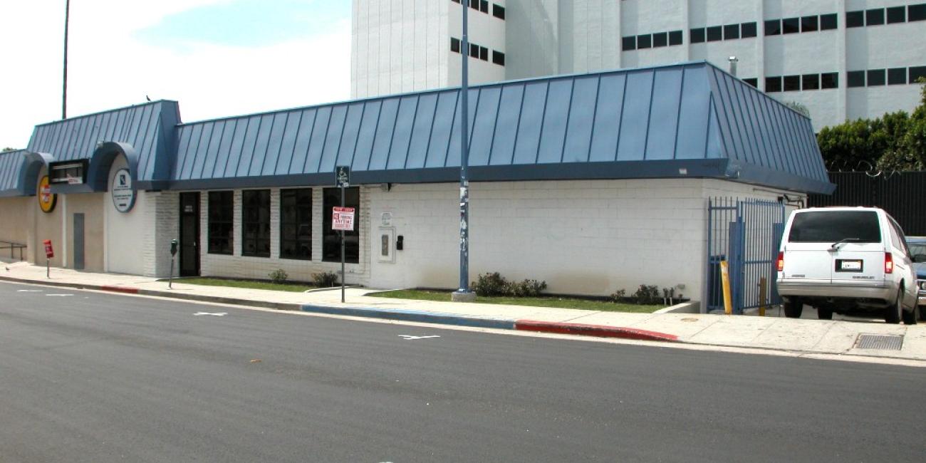 Image of hollywwod Customer Service Center - Side view