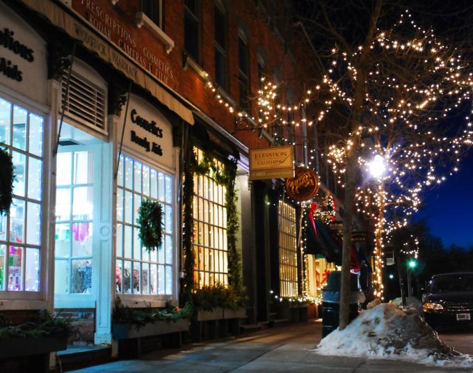 business with outdoor christmas decorations